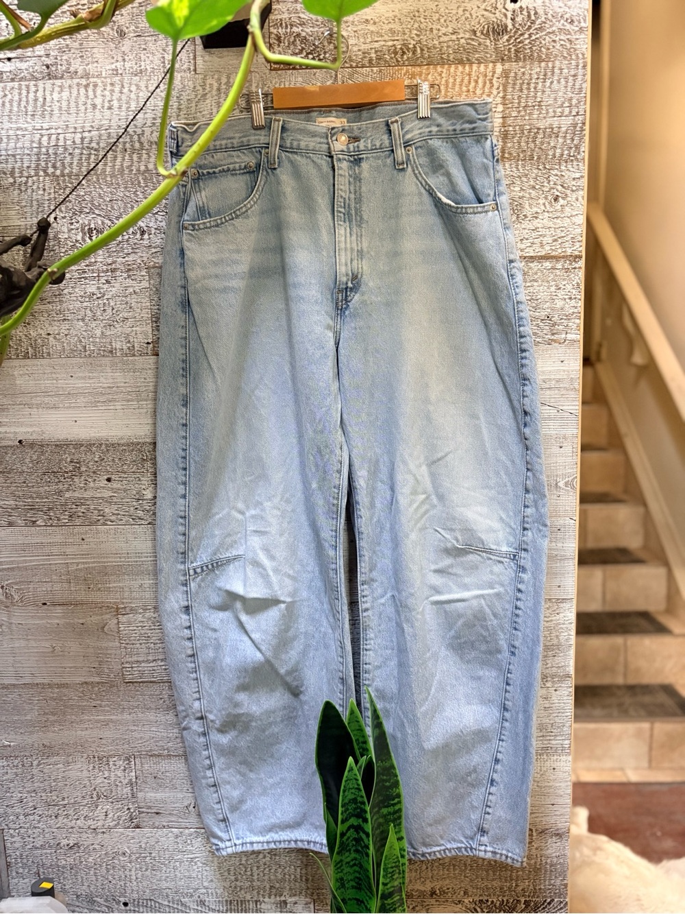 Cinch Barrel-Leg Light Wash High-Rise Denim Jeans - Women's 33x31